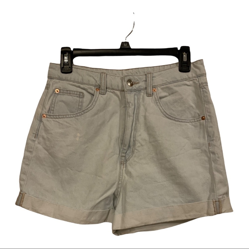 Divided light wash high waisted Jean shorts